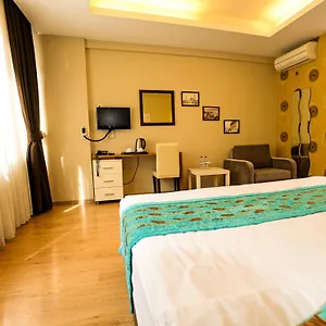 https://retro-pera-hotel-former-taksim-plussuite.istanbul-turkeyhotels.com